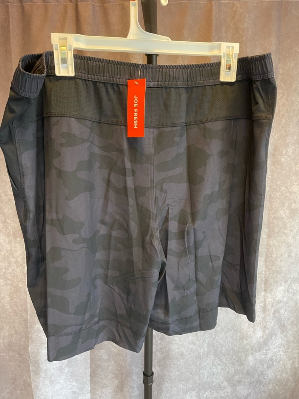 Joe Fresh Men's Black and Light Gray Camo Athletic Shorts